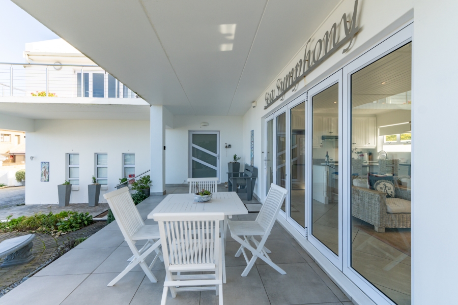 4 Bedroom Property for Sale in Oceanview Heights Western Cape